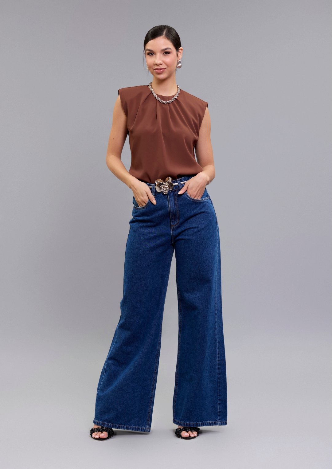Blusa alfaiataria básica